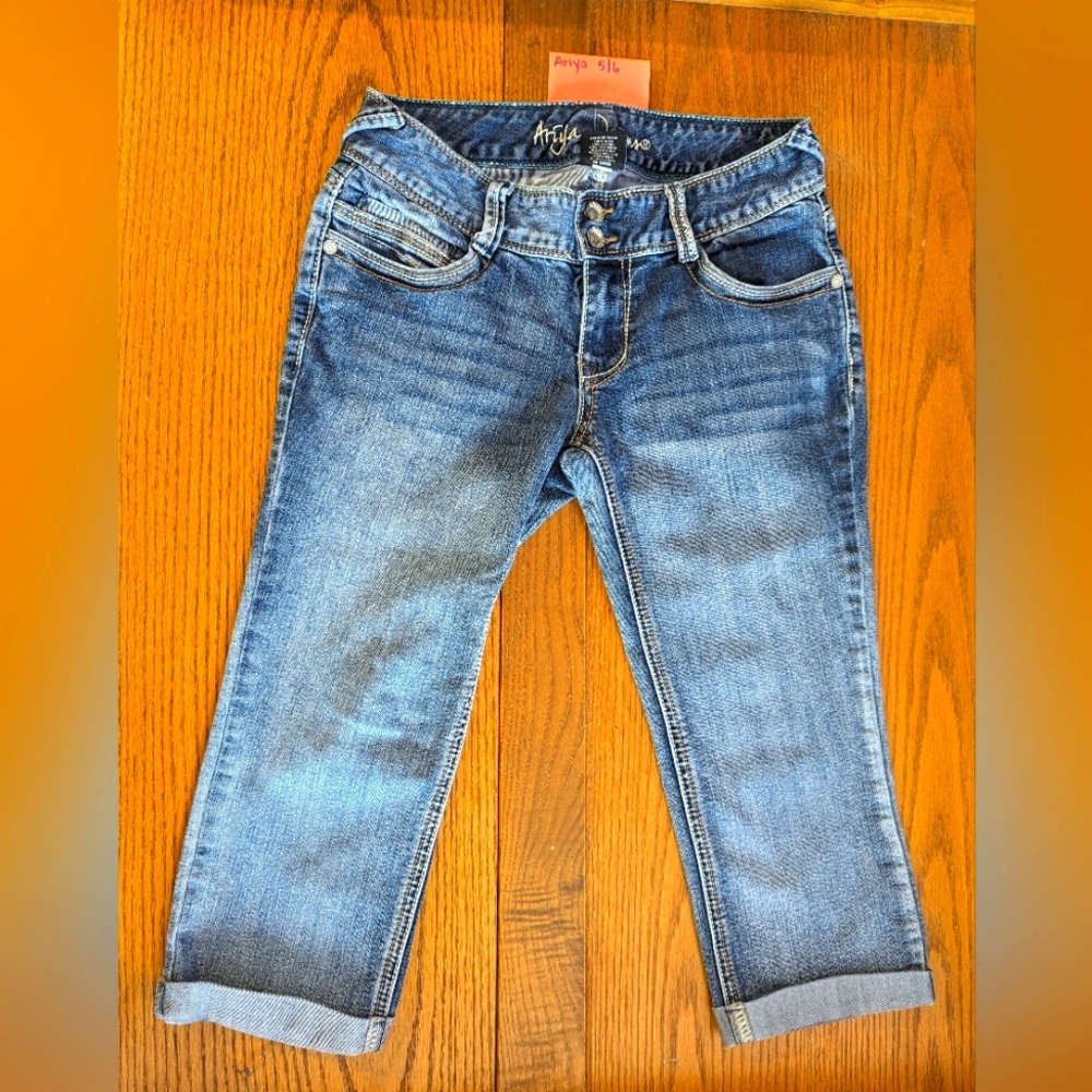 Women's Ariya Jeans Cuffed Capris, 5/6